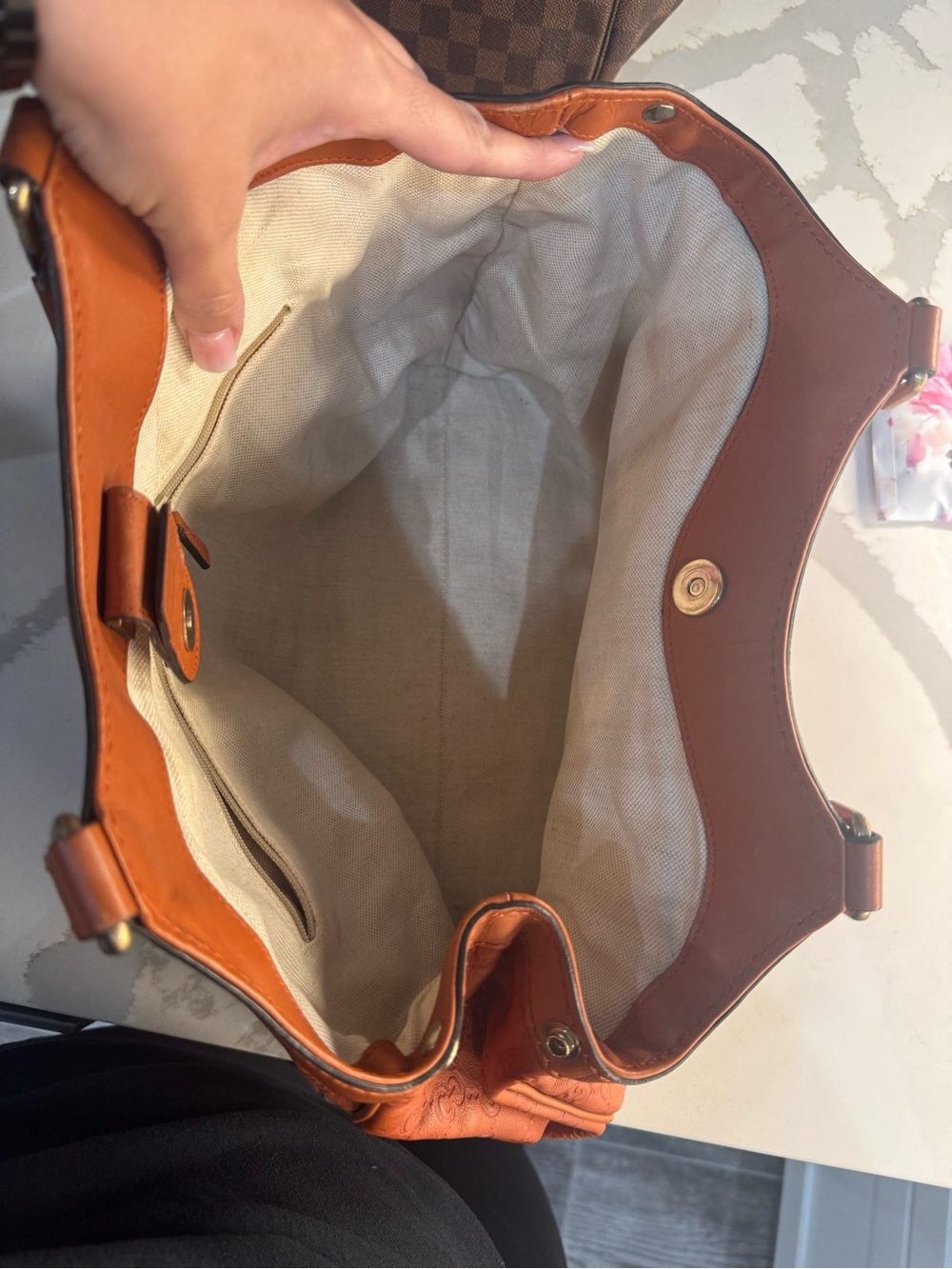 Gucci Orange Embossed Leather Shoulder Bag - Picture 3 of 8